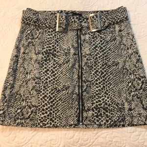 Cute snakeskin cotton skirt 7/28